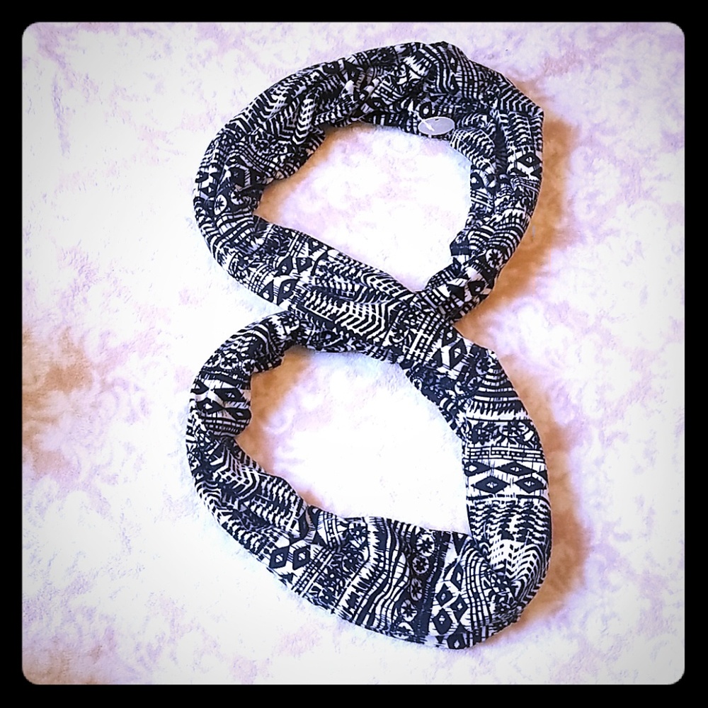 NWT Infinity scarf
